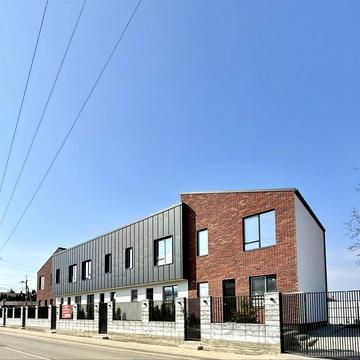 Продаж таунхаус 86 м² 3 кімнати ГАЗ парковка на 2 авто Крюківщина Київ 5км Характер парк