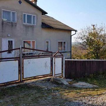 Продаж двоповерховий будинок недалеко від  міста Борщів Тернопільська область