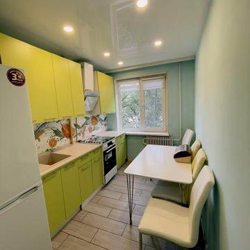 Продаж 2 кімнатної квартири з ремонтом на Співдружності  (Ювілейний)