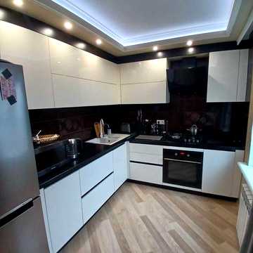 Трехкомнатная квартира с ремонтом по ул. Космической, 118 Г