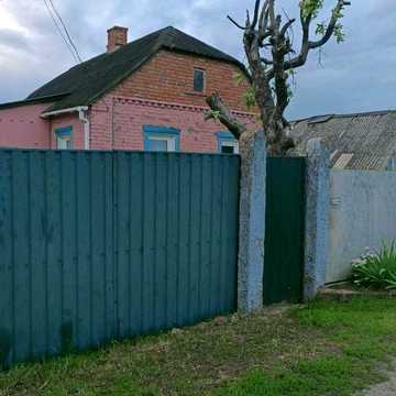Продається приватний будинок 60 м² та земельна ділянка 6 соток з кадастровим номером. від власника.