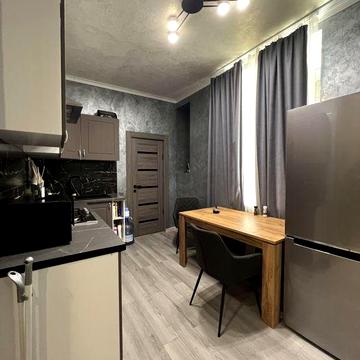 Продам 2 ух ком кв метро завод Малышева 5 минут , проспект Героев Харькова