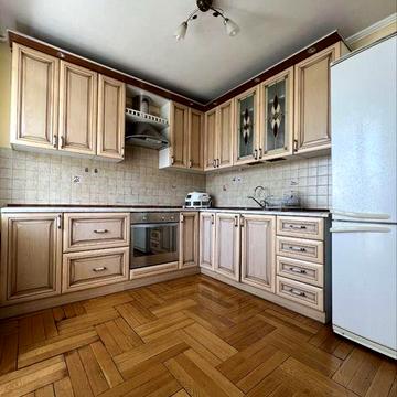 Власник. Продам 3-х кім. з ремонтом. Метро Деміївська 2хв, Держ прогрм