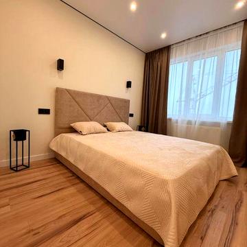 Продаж 1 кімнатної квартири з євроремонтом по вул. Озерна 27-А, м. Теремки у Голосіївський р-н