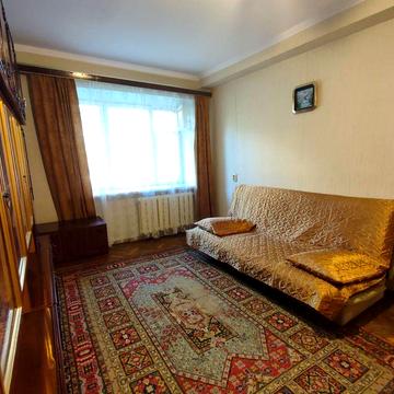 Кірилівська 131  Перший поверх Куренівський ринок Оренда
