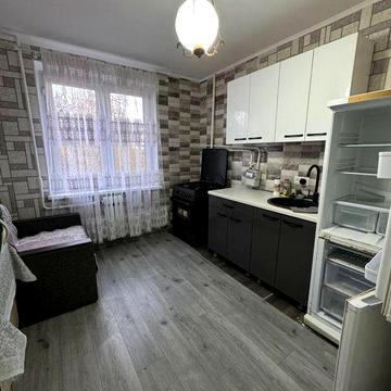 Продаю 1 кім квартиру в центрі