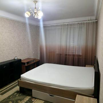 Сдам 2 КВ.по ул.Энтузиастов(район АТБ)2/5.10000+к.у.