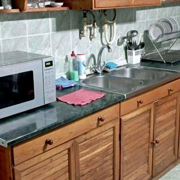 Здається будинок в тихому центрі міста.