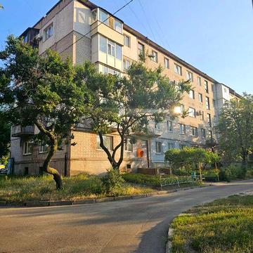 Продаж 3-кімнатної квартири в районі чорного АТБ
