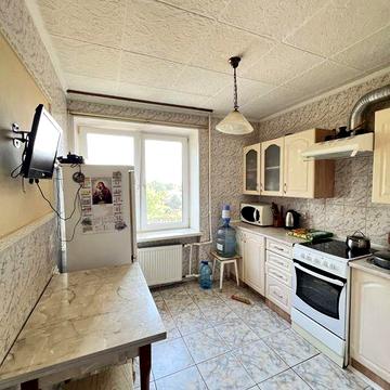 ПРОДАМ ВЕЛИКУ гарну 1 кім. Квартиру в районі 700 річчя 43000$