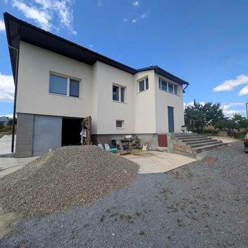 Продаж новозбудованого будинку 150 м² з гаражем та садом, с. Модричі