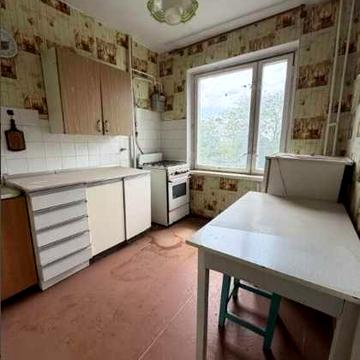 В продажу 1 кімнатна в житловому стані