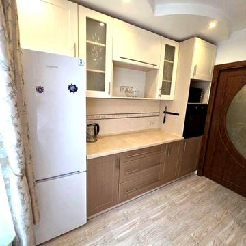 Продаж затишної двокімнатної квартири на Сихові