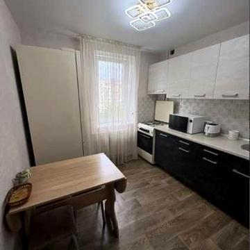 В продажу 2 кімнатна з ремонтом