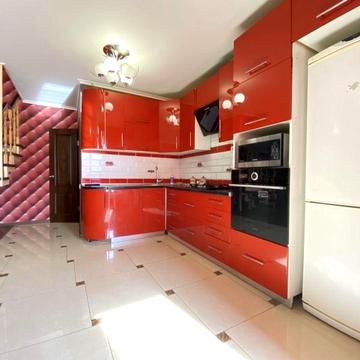 Гарна 3 кімнатна квартира в ЖК Софія, Боголюбова 20