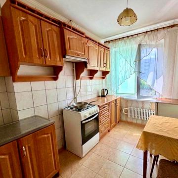Продается хорошая двухкомнатная квартира 45м2, 5/9  в Корабельном р-не (Океановская).