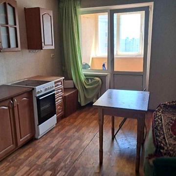 Здам простору  1 но кімн квартиру вул. Милославська 12а. З 16 серпня.