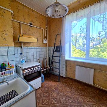 Продаётся двухкомнатная сталинку по ул. Гурова (бывшая Постышева)