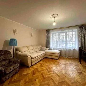 • 3-к. кв. по вул. Дегтярівська 26/Б Політехнічний інститут