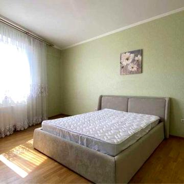Здається 2х кімнатна квартира на вул. Полігонна, 10