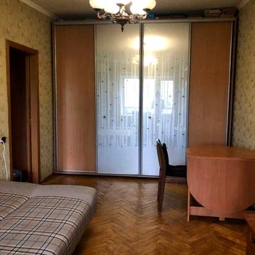 Продаж теплої 1 кім квартири з газом, цегляний будинок, 34 кв.м. , Подільський район, близько до центру.