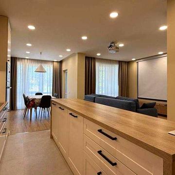 Оренда великої 2кім квартири 100м,ЖК на вул.Молдавська,23/клубний будинок+підземний паркінг паркінг