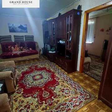 Продам двокімнатну квартиру район Типографія.