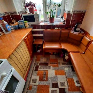 Двокімнатна Квартира у центрі Білогірʼя з окремою кухнею