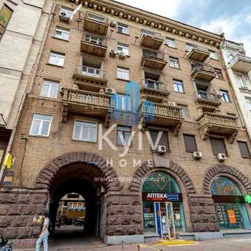 Продаж квартири пл. Українських Героїв