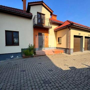 Продам готовий будинок з басейном, р-н індустріального коледжу