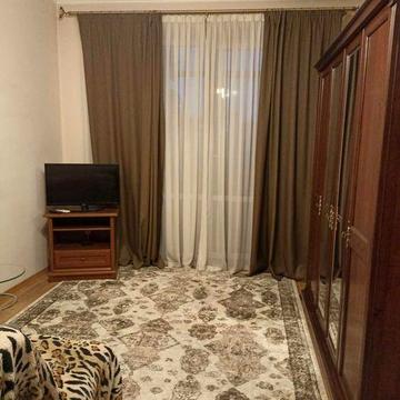 Продаж квартири 1-к Печерск 4/5 ліфт газ метро Зверенецкая