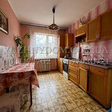 Продам 3-и кімнатну квартиру в 3-му мікрорайоні