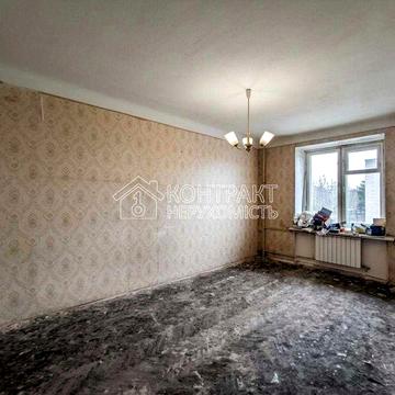 Продается 2комн. квартира Конный рынок Центр Семиитажка