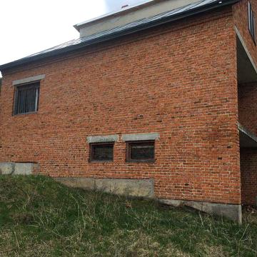 Будинок, незавершене будівництво