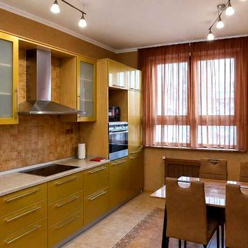 Шота Руставелі 44, оренда 2к квартири, 5-й поверх, ст м Палац Спорту 5 хв