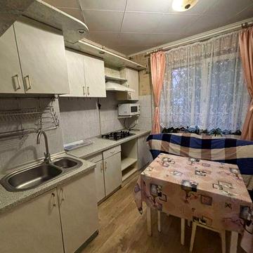 Продаж 1-кімнатної квартири на першому поверсі на вулиці Шишкіна.