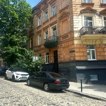 Продам 2-кімнатну квартиру по вул.Кирила та Мефодія, поруч Стрийський парк та ринок