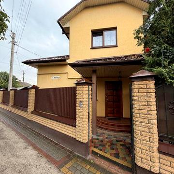 Оренда частини будинку р-н 10 школи (з окремим двориком та терасою)