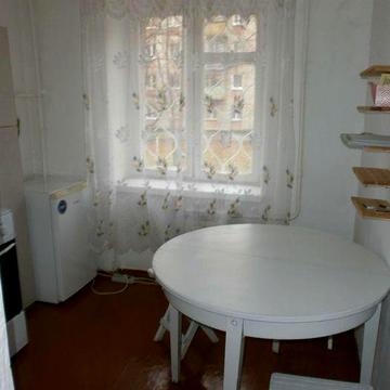 Сдам 2х ком кв у метро 23 Августа. В кв ГАЗ . Этаж 2.