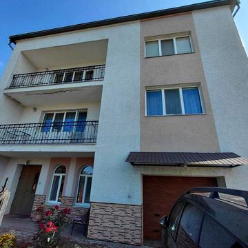 Продається чудовий будинок 290 м.кв у м. Збараж