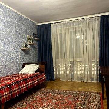 Здається кімната у центрі міста 2кк