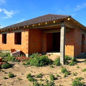 Будинок/ недобудова у селі Невицьке, 10 соток землі