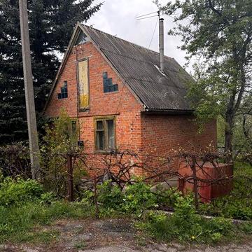 Продаж дачного будинку з цегли, два поверхи, 2х поверховий, земельна ділянка, власність, річка поряд