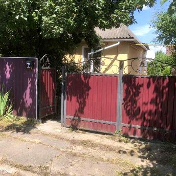 Продаю частину будинку( 3 кімнати)по вулиці Європейська 32.