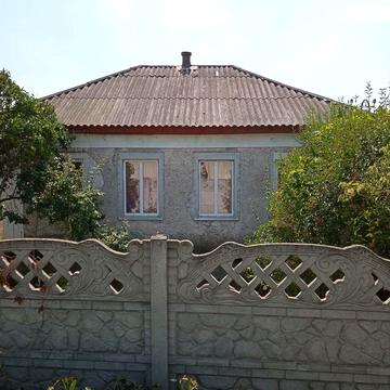 Продам будинок зі стабільним електропостачанням,  зокрема в зимовий період. Приватний сектор біля залізничного вокзалу.