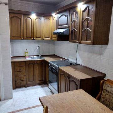 Продаж чудової 4 х кімнатної квартири на  першому поверсі.