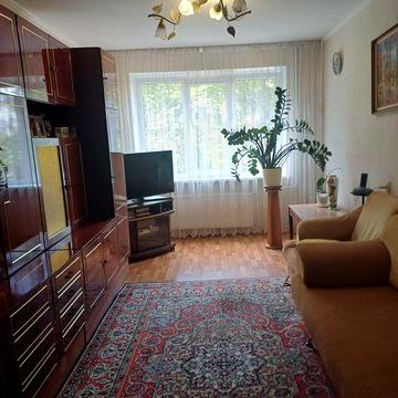 Продаеться 3х кімнатна квартира ЮЗР вул Сумгаітська