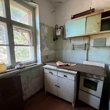 Продаю квартиру под ремонт и гараж