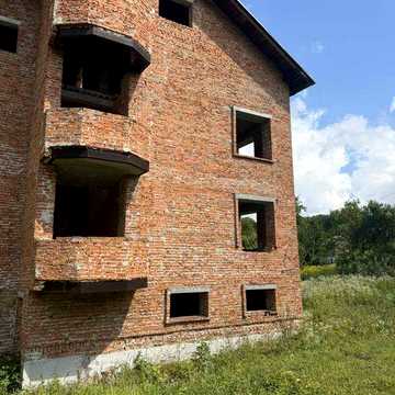 Продам будинок із земельною ділянкою