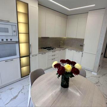 Стильна 2 км квартира , район Пасічна , поруч зі сквером Первоцвіт